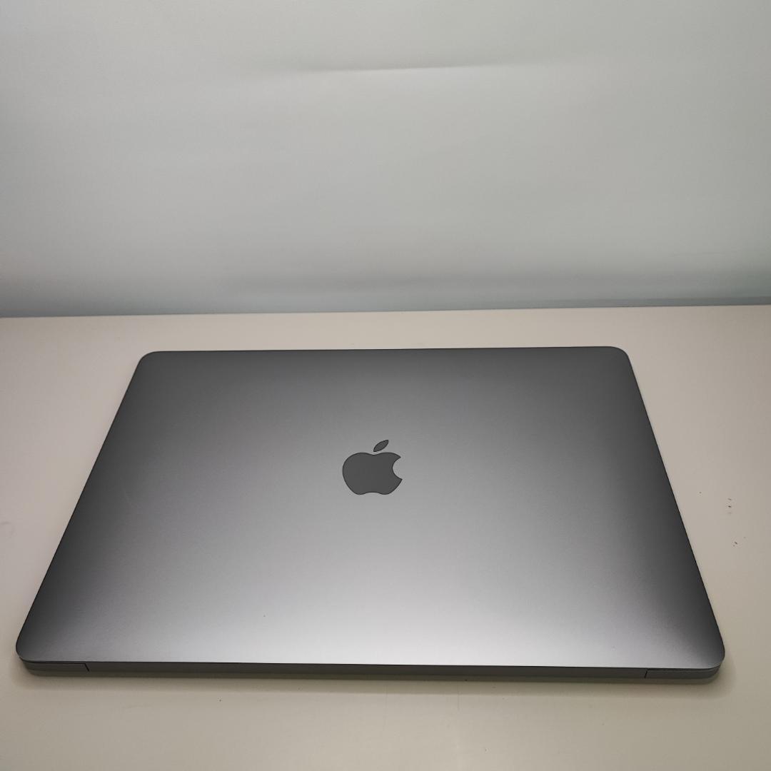 Apple　MacBook Air M1 16GB 1TB
