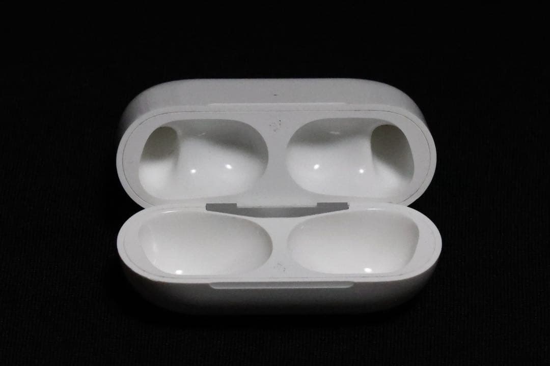 AirPods Pro MLWK3J/A 新品イヤーチップ付き