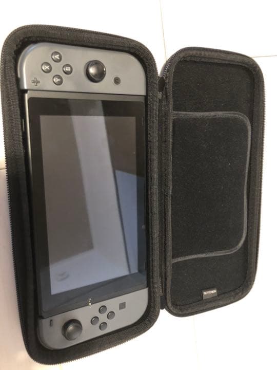 【中古美品】Nintendo Switch 　スイッチ　本体 + ゲーム