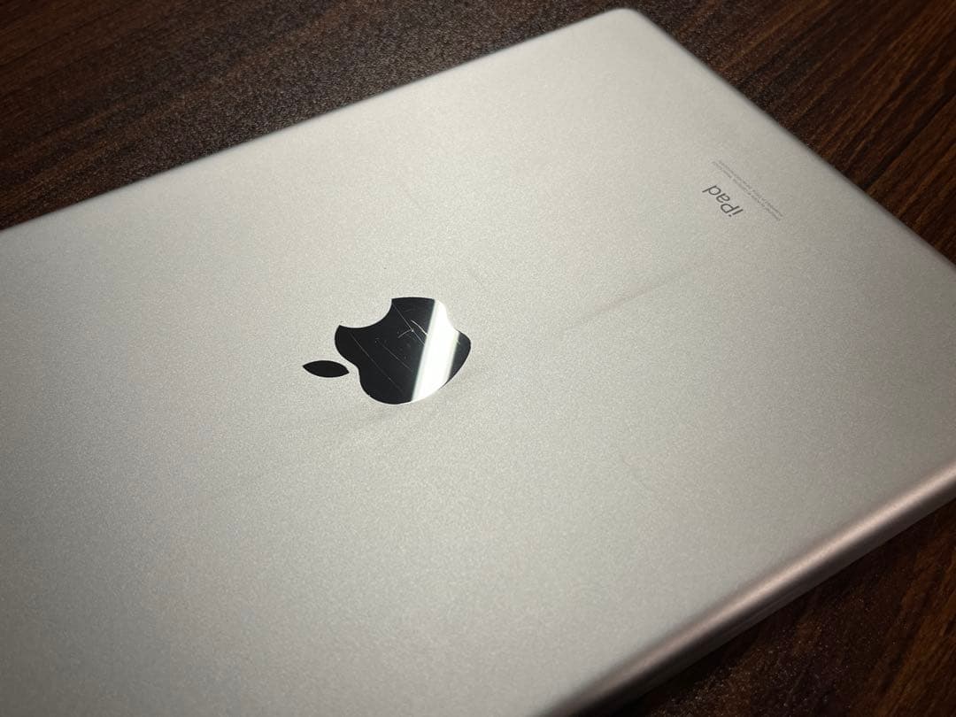 iPad 第8世代 セルラーモデル 32GB シルバー