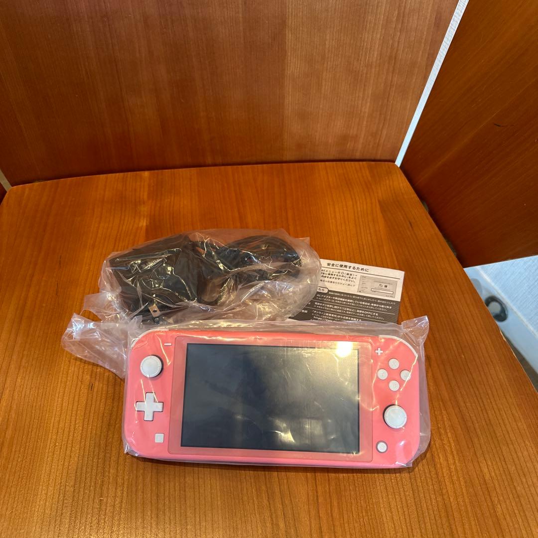 Nintendo Switch Lite コーラル-桃太郎電鉄付き