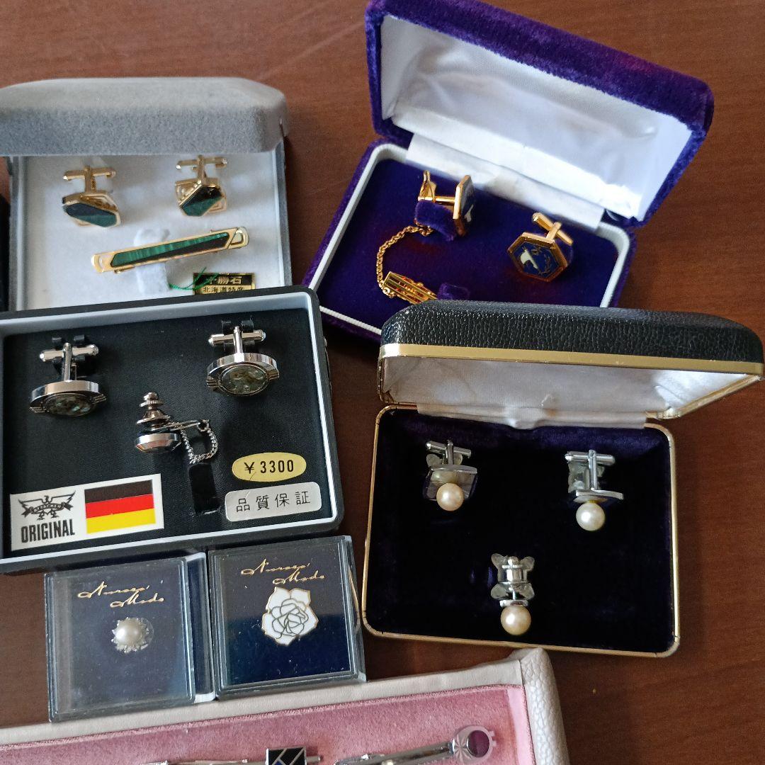 まとめ売り ネクタイピンとカフスボタンの166点セット 大量 ケース 本日限り