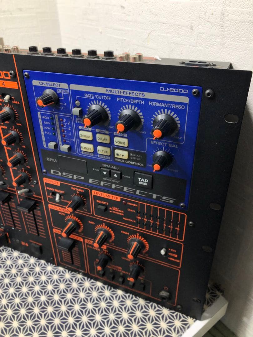 Roland ローランド　DJ-2000