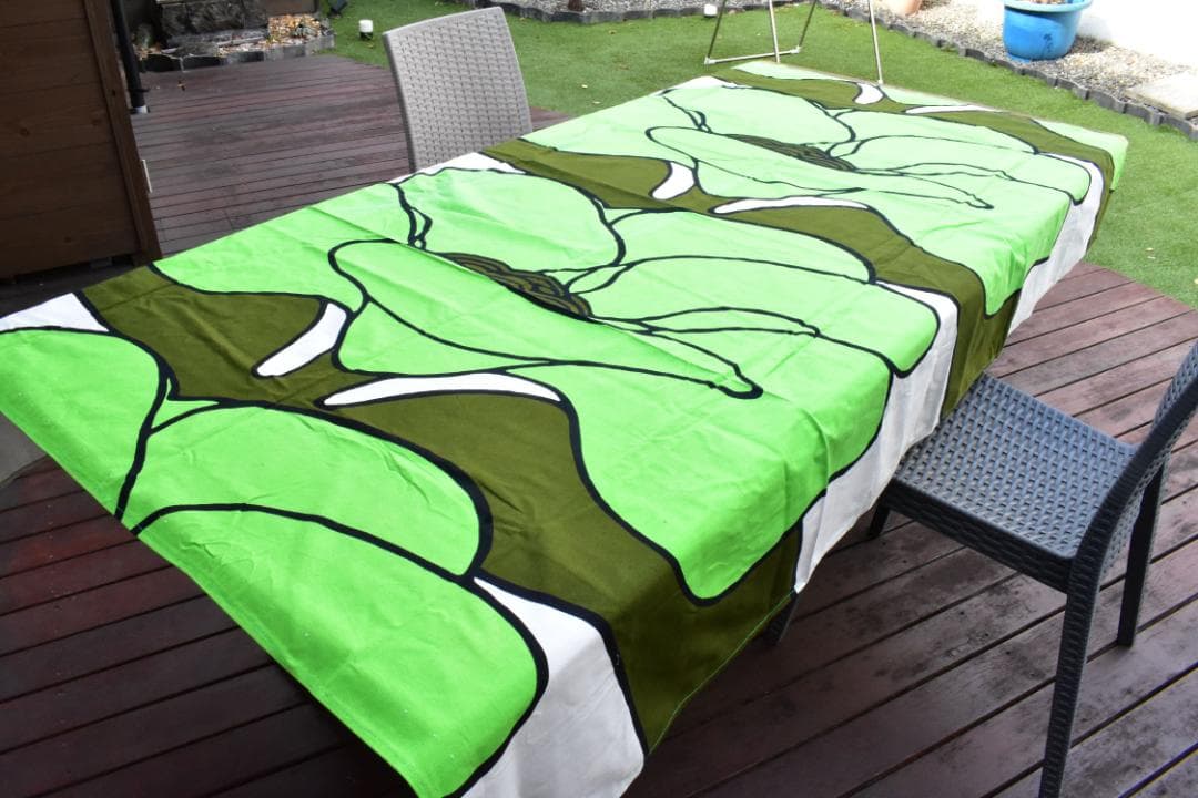 フィンランド購入　グリーン花柄テーブルクロス　マリメッコ好きな方に　マルチカバー