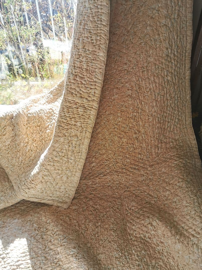 英国アンティーク ウェールズ/ダーラムキルト 肉厚ブティ風 ベージュボタニカル柄