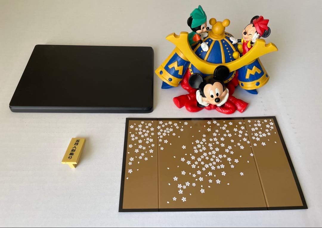 ディズニー　ミッキーマウス五月人形　兜飾り