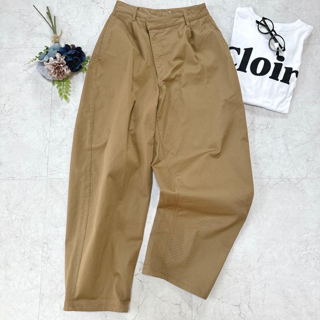 美品⭐︎room306 カーブパンツ　ウエストデザイン　チノパン　ベージュ