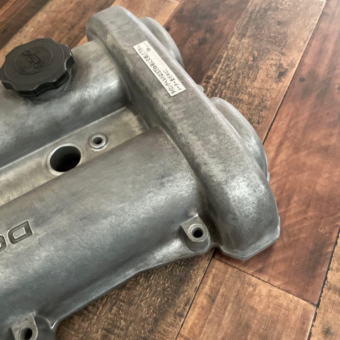 ロードスター　B6 エンジンヘッドカバー