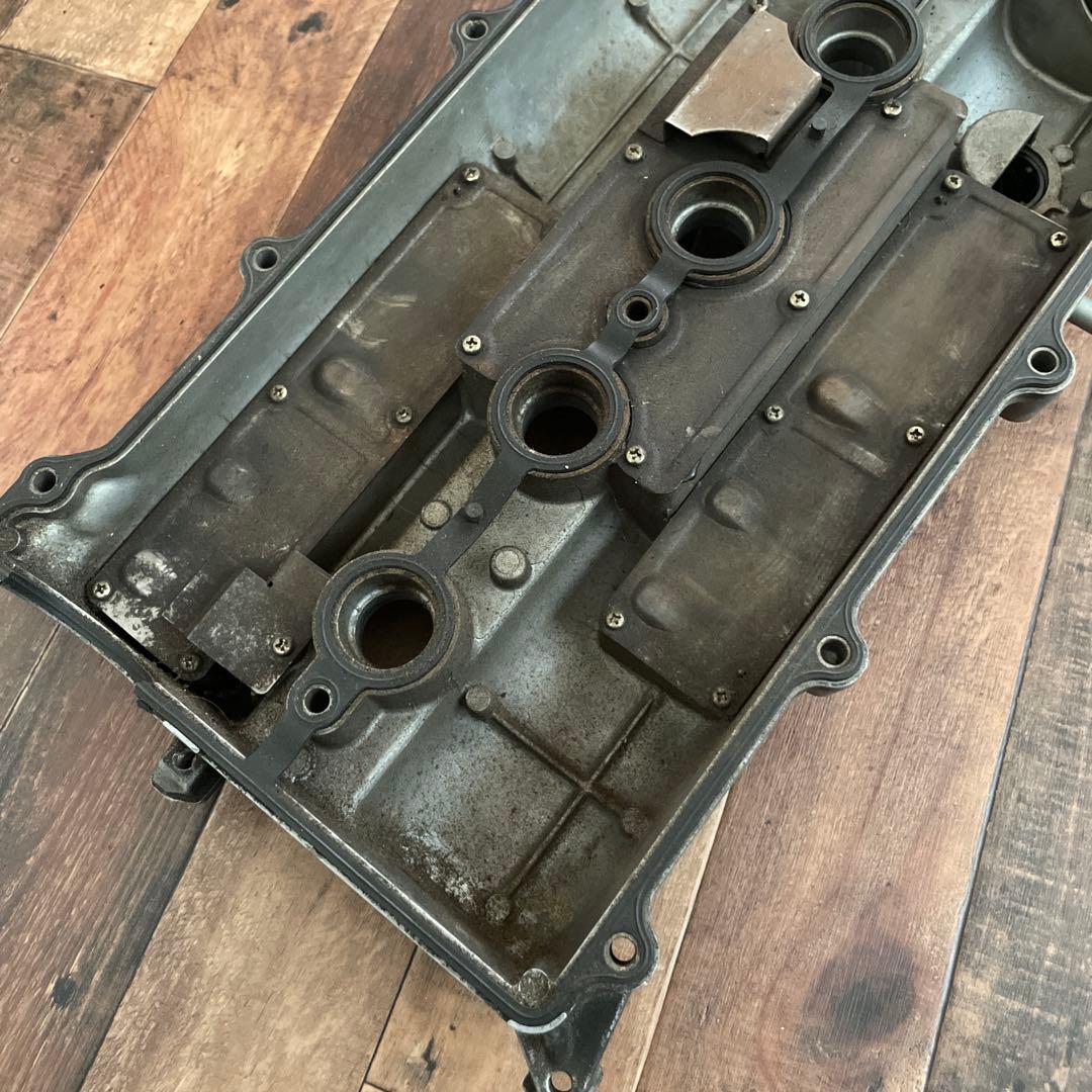 ロードスター　B6 エンジンヘッドカバー