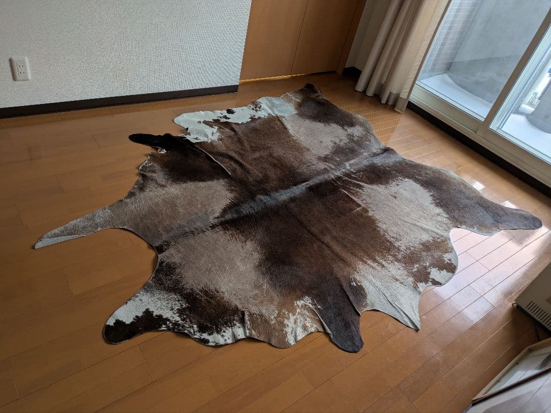 IKEA ラグ　カウハイド　牛毛皮　KOLDBY