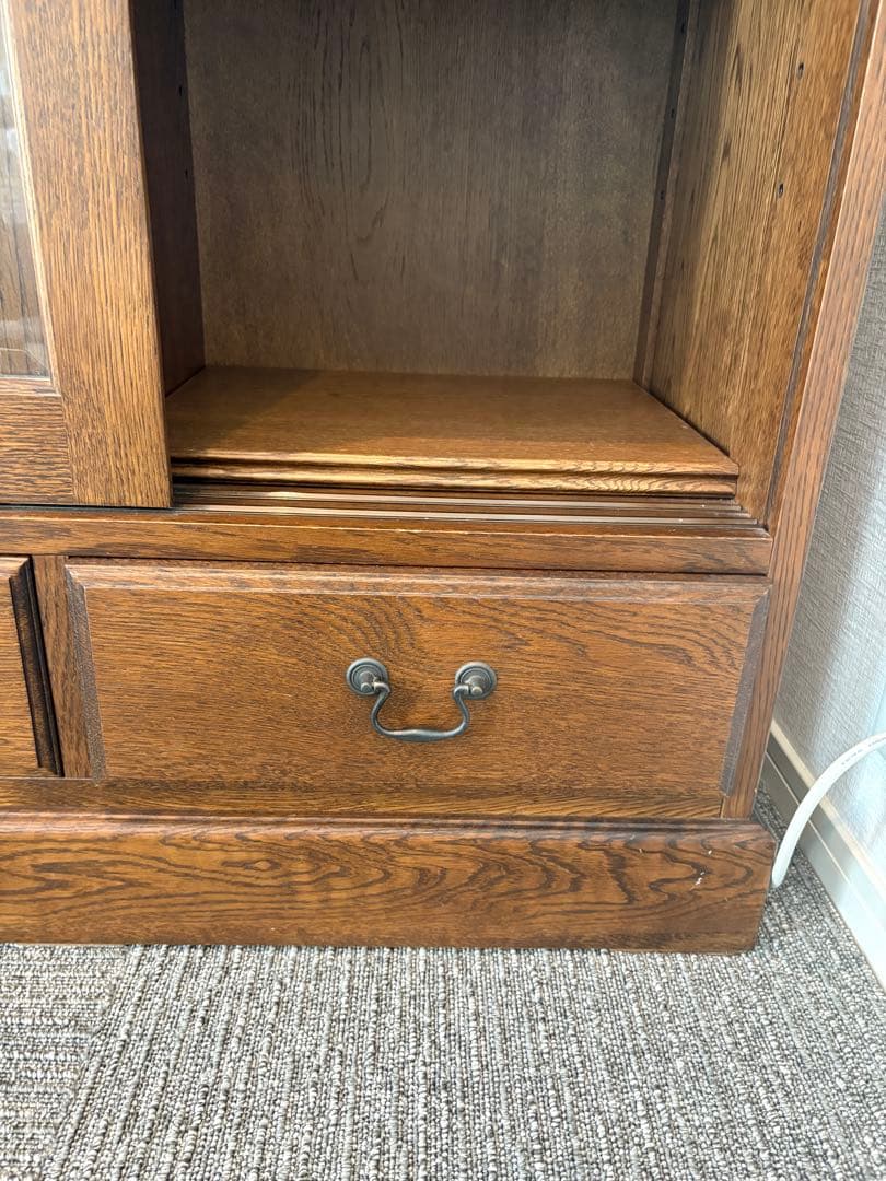 お値下げしました　葉山家具　ガラス引き戸書棚　クラッシックシリーズ