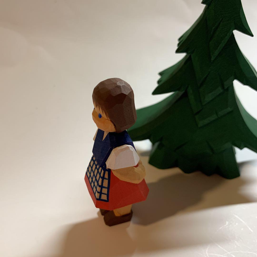 アトリエニキティキ   ドイツ　ハーン社　木彫り人形　ハイジ