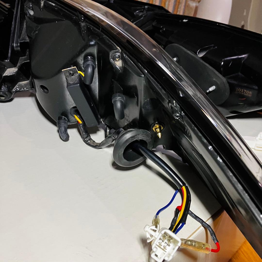 ジャンクにて‼️60ハリアー　DazzFellows LEDテールランプAssy