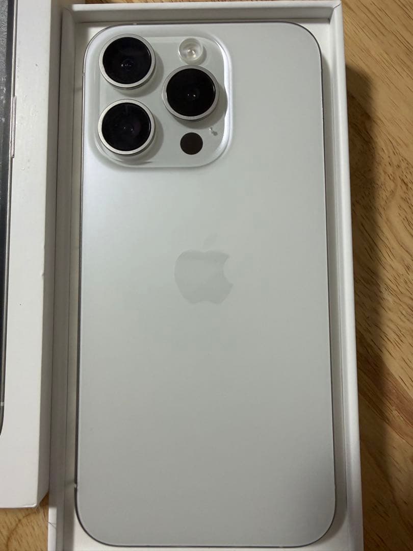 iPhone15 Pro ホワイトチタニウム128GB