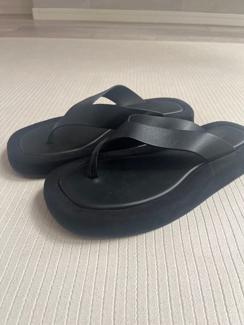 ハ*レ様 THE ROW ギンザ　サンダル　40サイズ