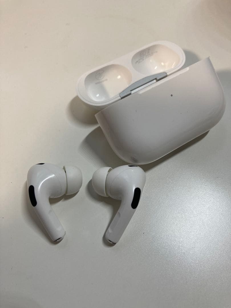 AirPods Pro第二世代 （A3047）本体 充電ケース付き