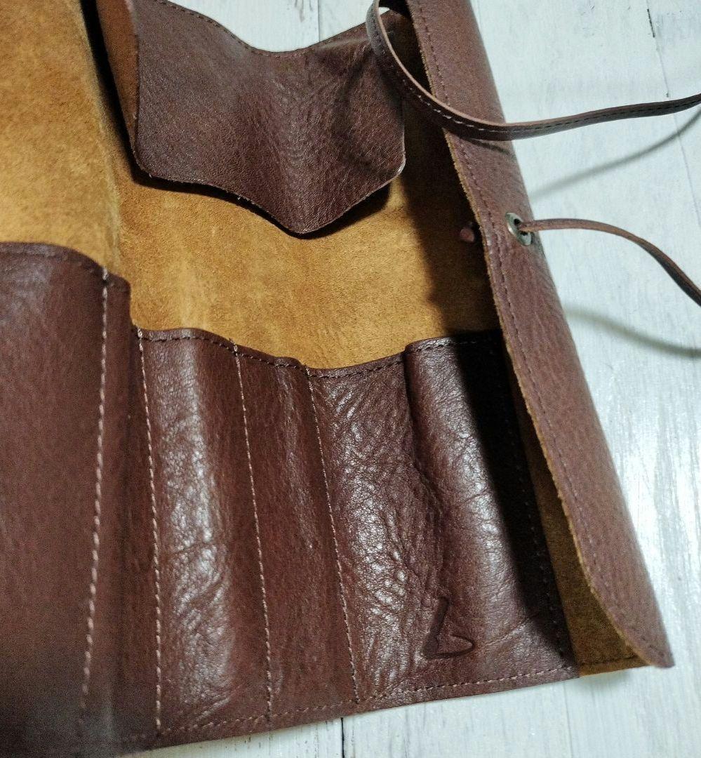 土屋鞄製造所　トーンオイルヌメロールペンケース　¥15400