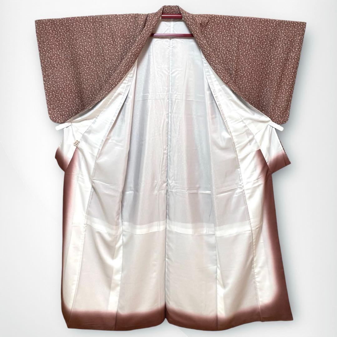 【美品✨】東レシルック　さんび　洗える着物　小紋　雀色　宝尽くし　吉祥文様D3