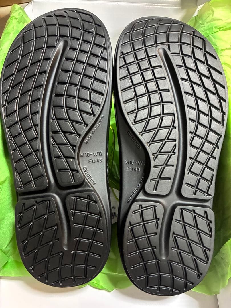 【期間限定値下げ】Oofos Oocloog ブラック サンダル M10/W12