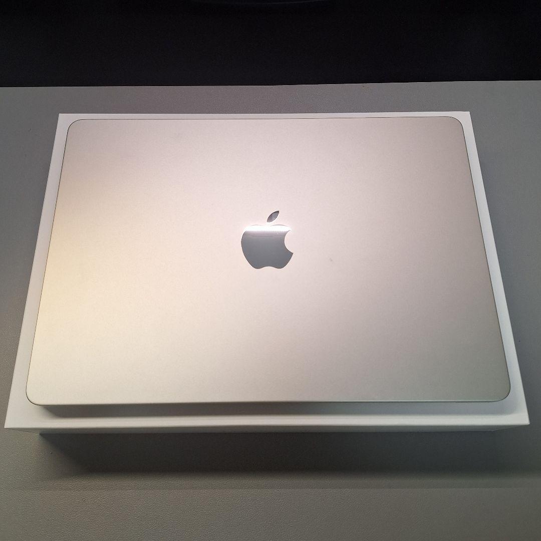 Apple M2 13インチ MacBook Air 16GB スターライト