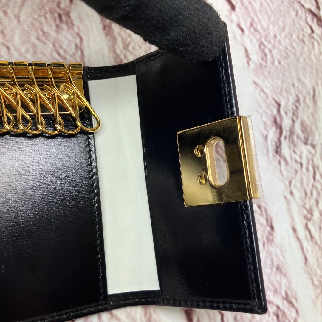 新品・未使用✨フェラガモ ガンチーニ ゴールド金具 ロゴ刻印 レザー キーケース