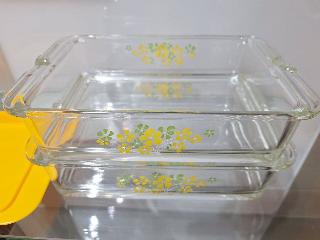 PYREX　オールドパイレックス　花柄　ガラス保存容器 2段　蓋1枚　未使用品