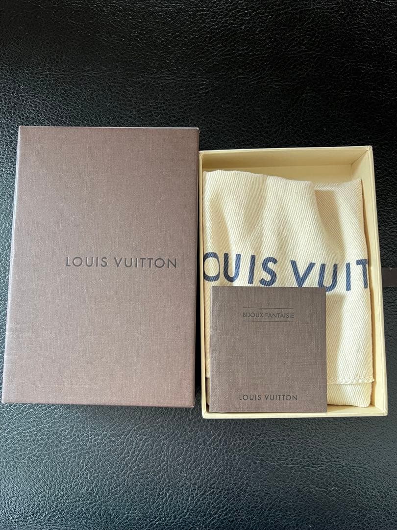 ア*ム様 ルイ・ヴィトン エピ　ビジューサックフルールドゥ　キーホルダー　チャー