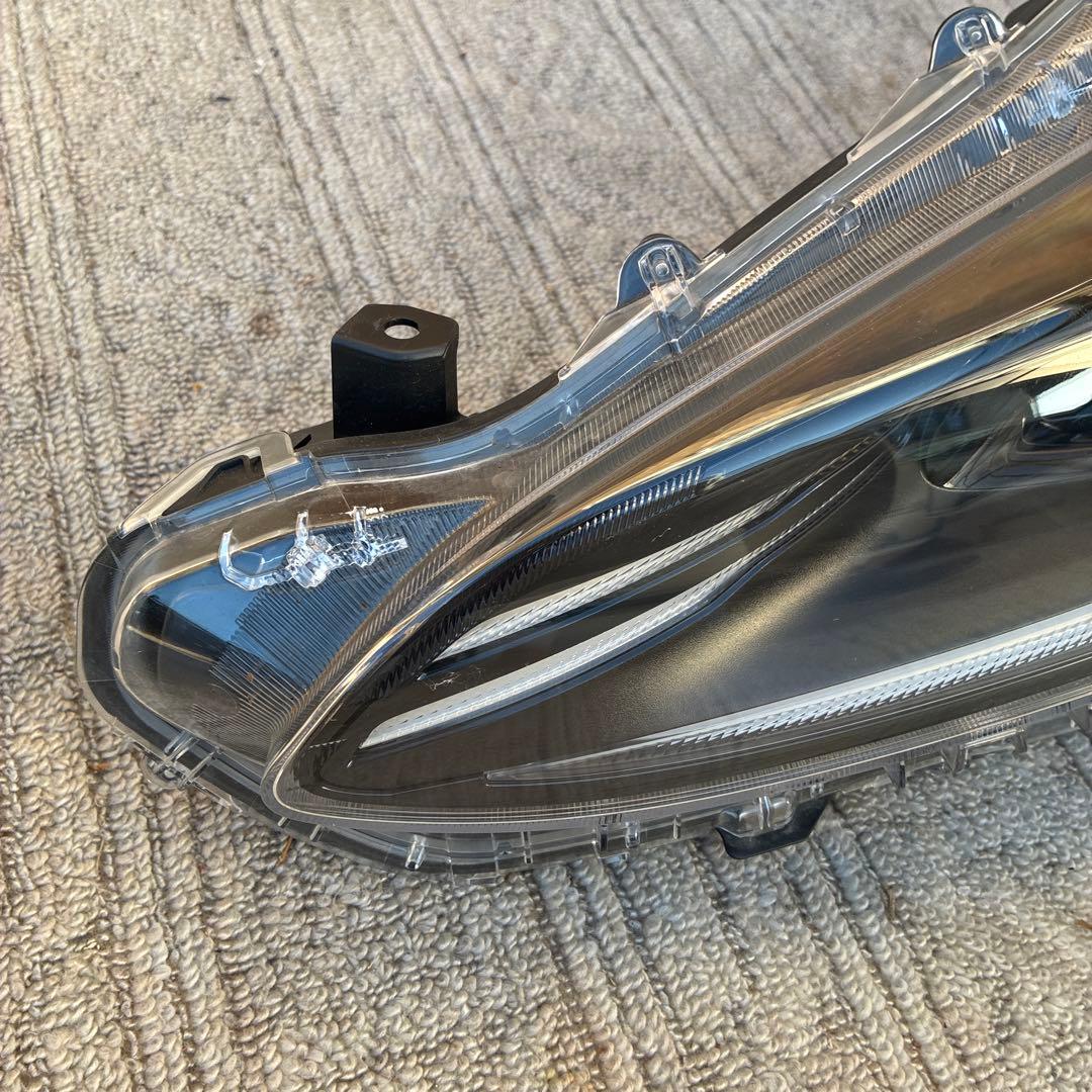 アクア　純正ヘッドライト　左側　MXPK10