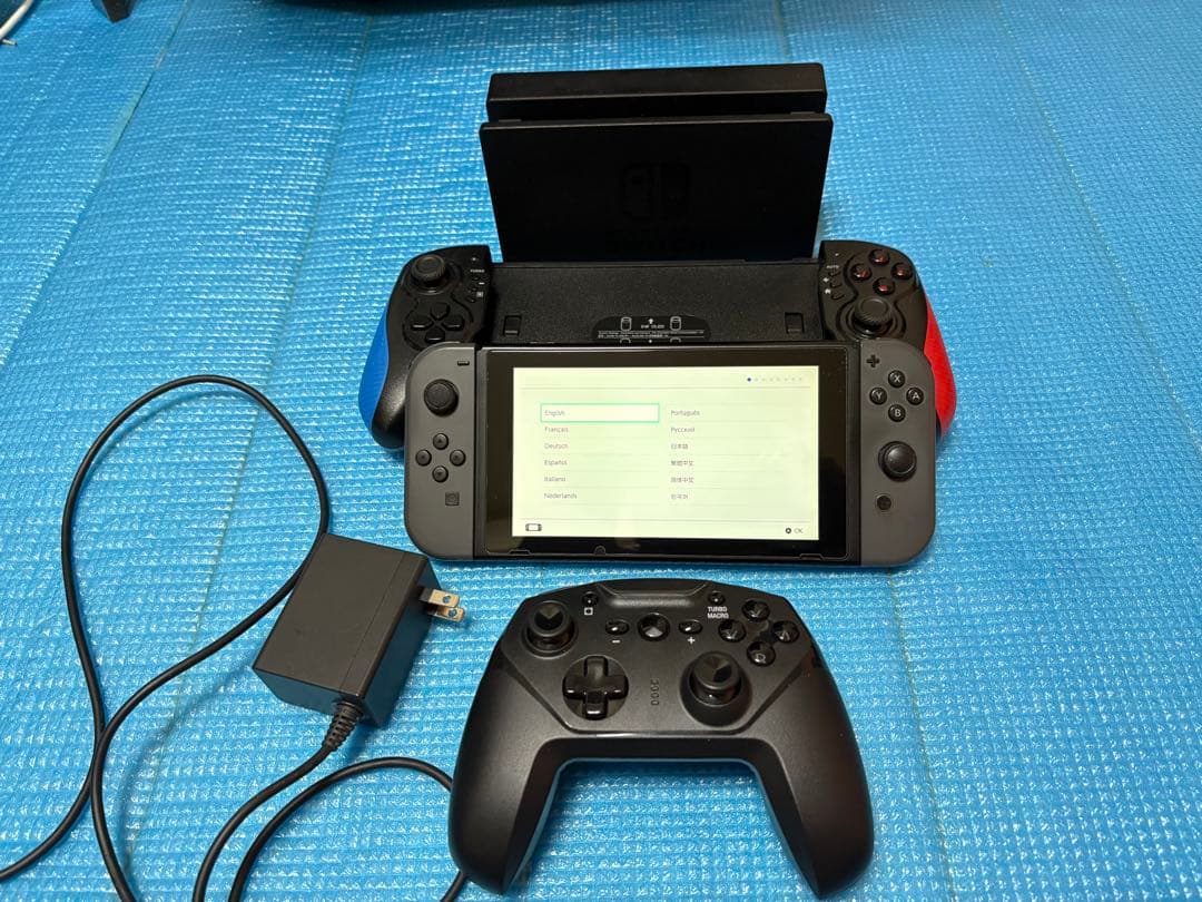 Nintendo Switch 本体 ブラック/レッド/ブルー