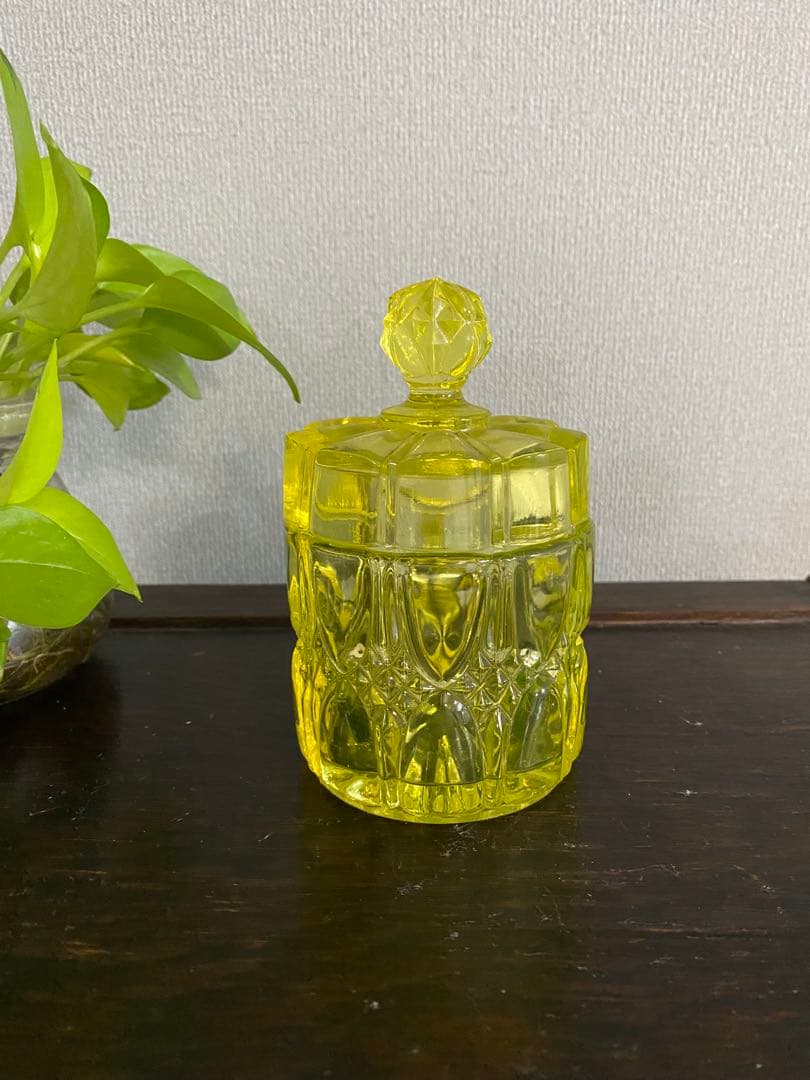 ベルギー　アンティーク　ヴァルサンランベール　ウランガラス　小物入れ