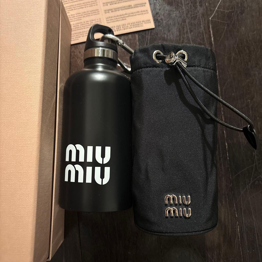 miumiu ステンレスボトル　水筒