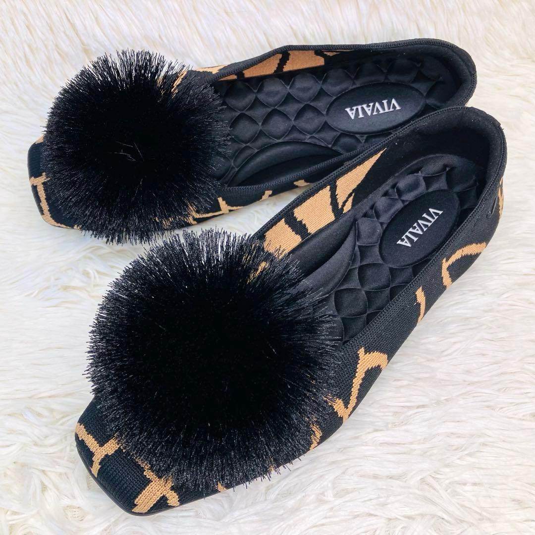 【極美品】希少VIVAIA 38 キリン柄 スクエアトゥ　シュークリップタッセル