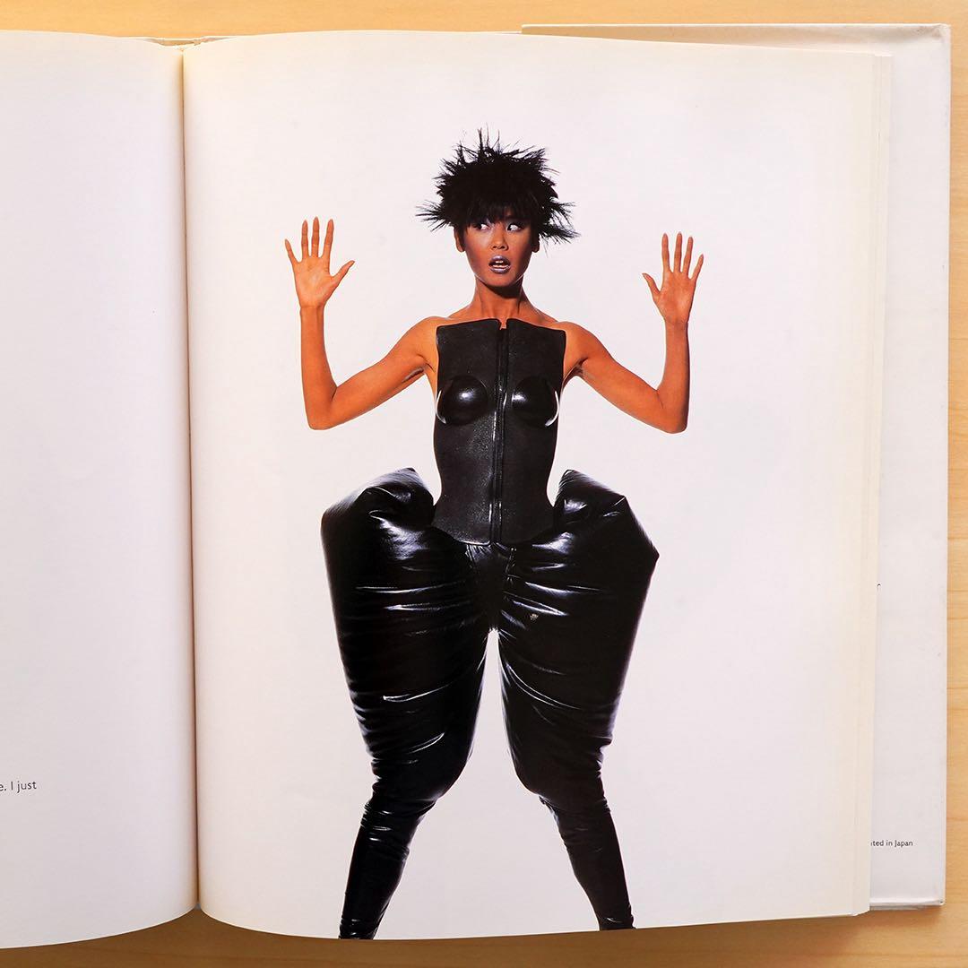 ISSEY MIYAKE 写真集　アーヴィング・ペン 撮影