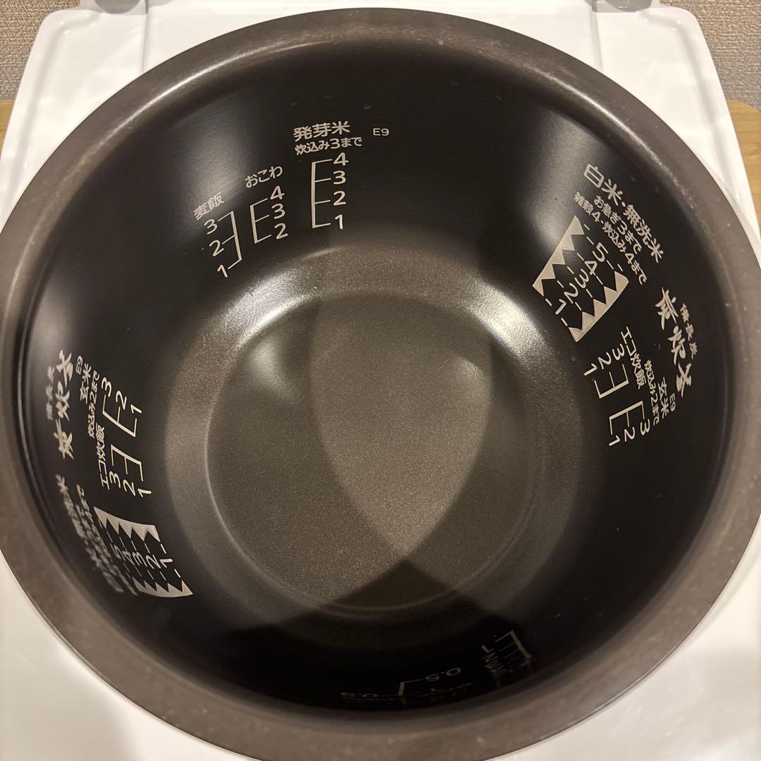 三菱 NJ-VEA10-W 2021年式　炊飯器　炭炊釜　最大5.5合