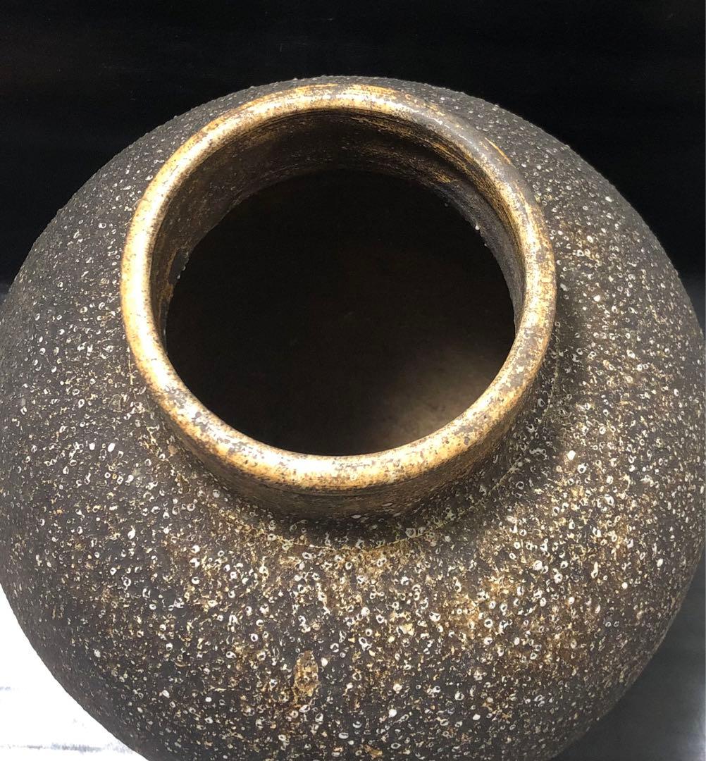 美しい古美術◾️蔵から釉薬のプチプチしたかなり雰囲気のある壺、壷、花瓶が出て来た。
