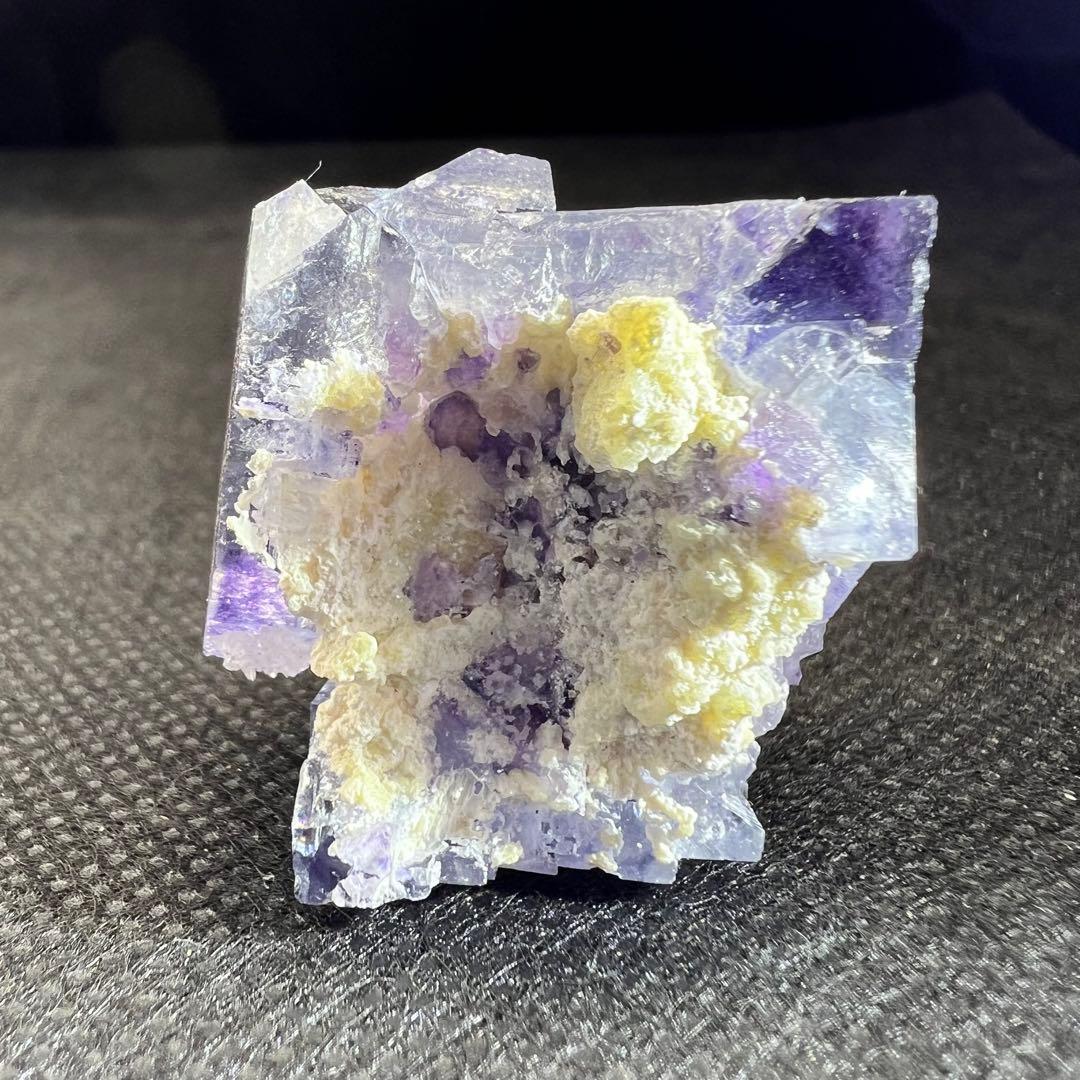 ヤオガンシャン産　パープルゾーニング　ブルーウィンドウ　フローライト