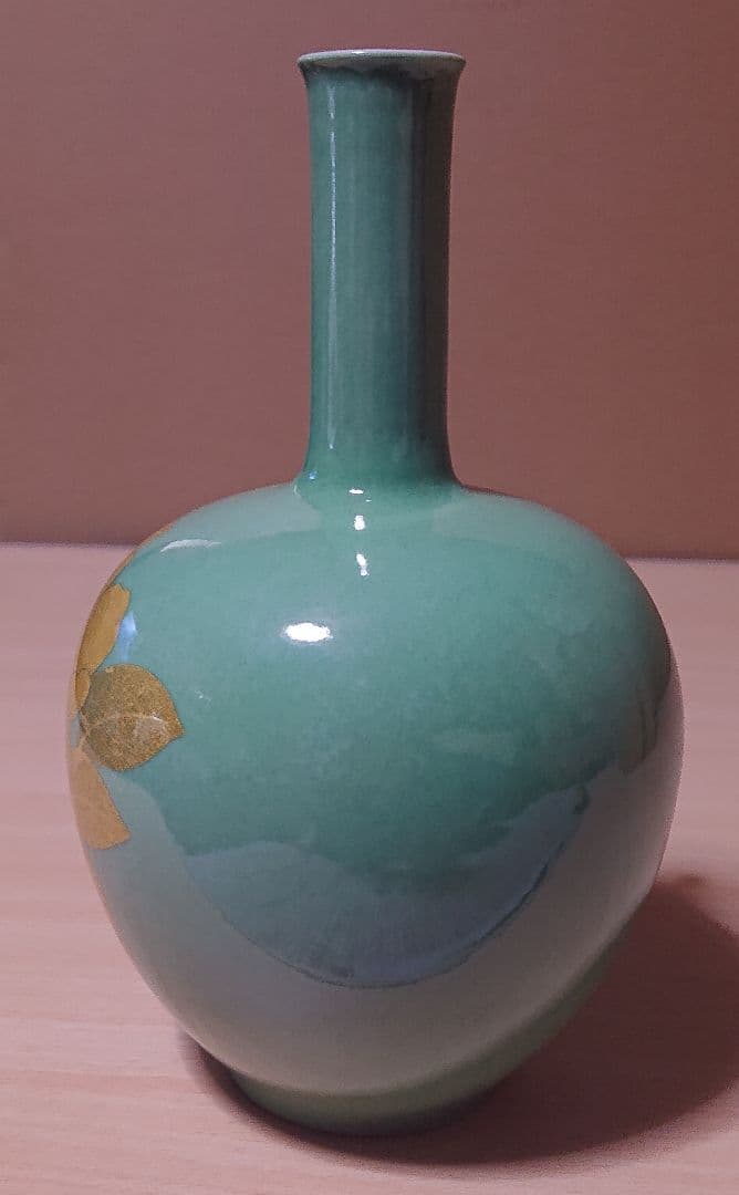 人間国宝 吉田美統　釉裏金彩椿文　九谷花生　高さ約20.7cm　(匿名配送)