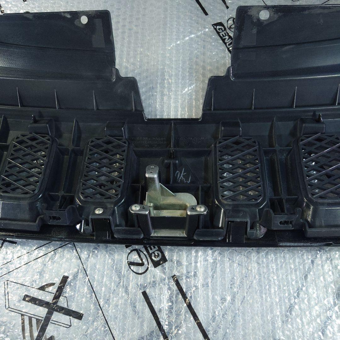 三菱デリカd5フロントグリル1