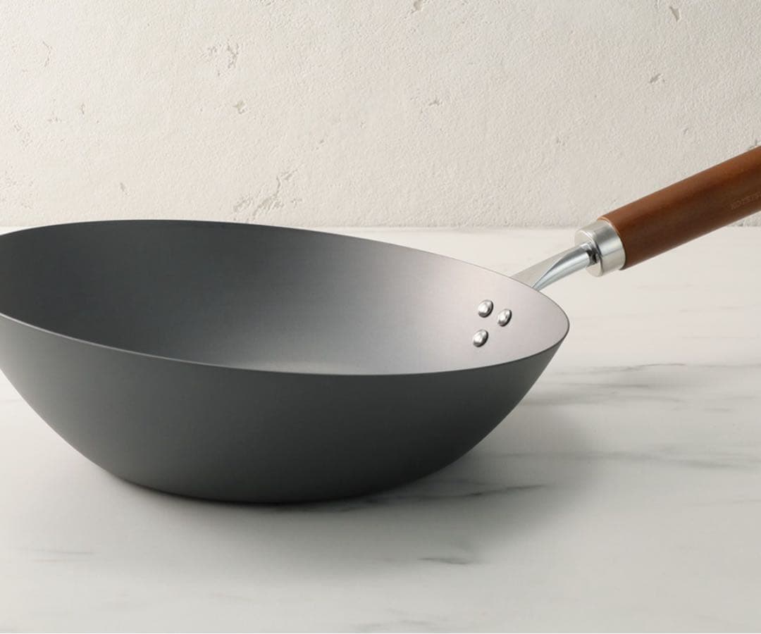 新品✨虎鐵 変形ヘラ絞り 鉄炒め鍋 27cm 軽量 匠の逸品 日本製 鉄分補給