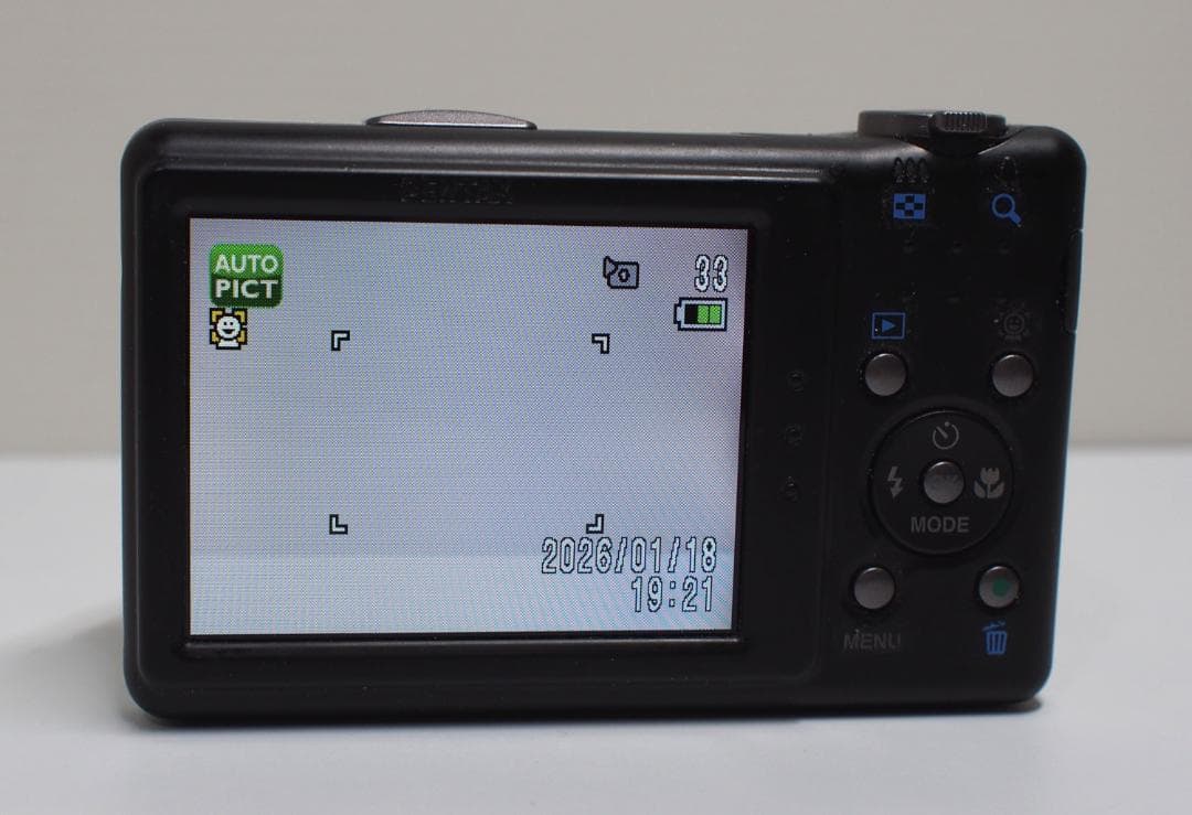 PENTAX Optio RZ10 本体とバッテリー