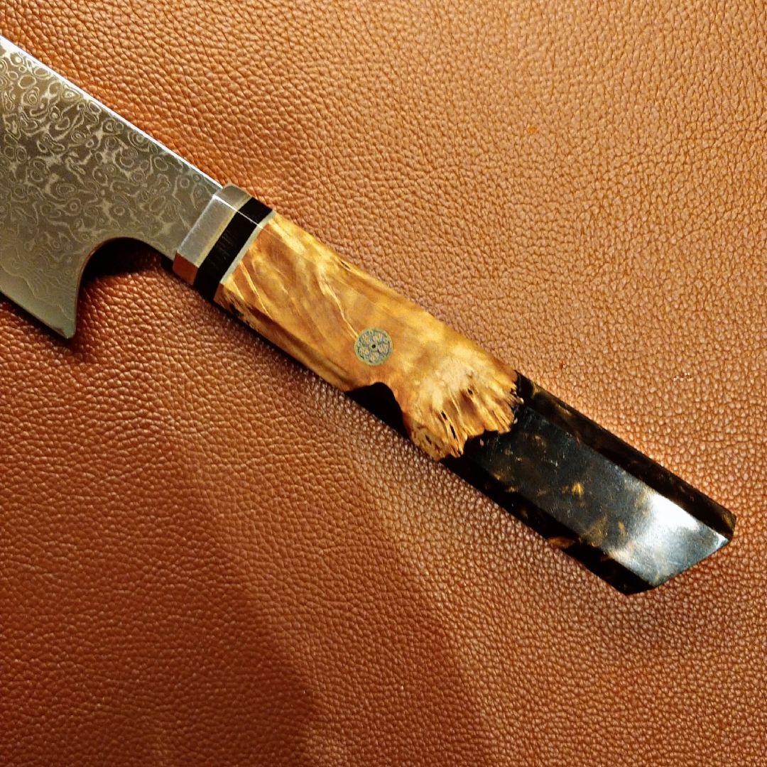 V金10号　67層　ダマスカス包丁　琥珀柄　剣型　牛刀　筋切り　三徳