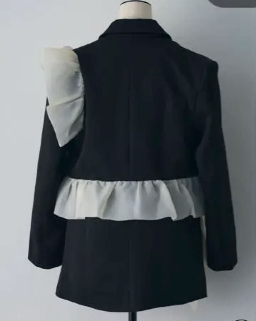 完売品❗️ freneアシメフリルマニッシュジャケット