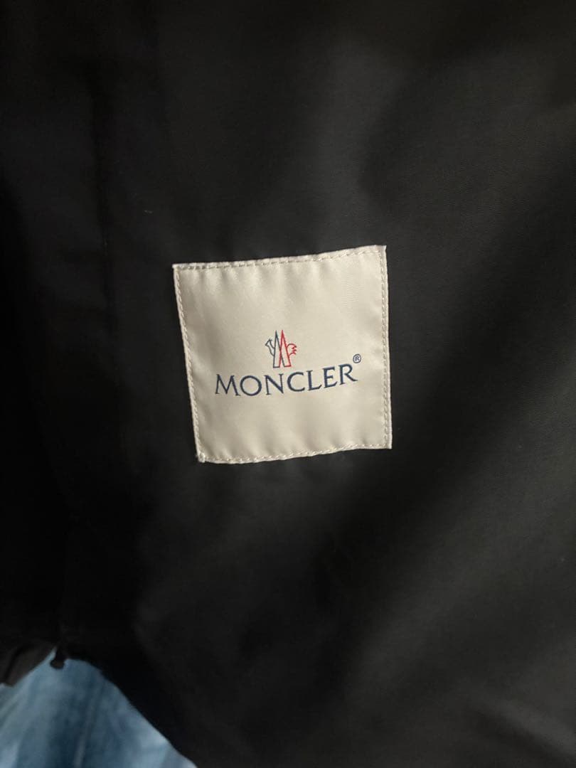 MONCLER フード付きナイロンジャケット ブラック