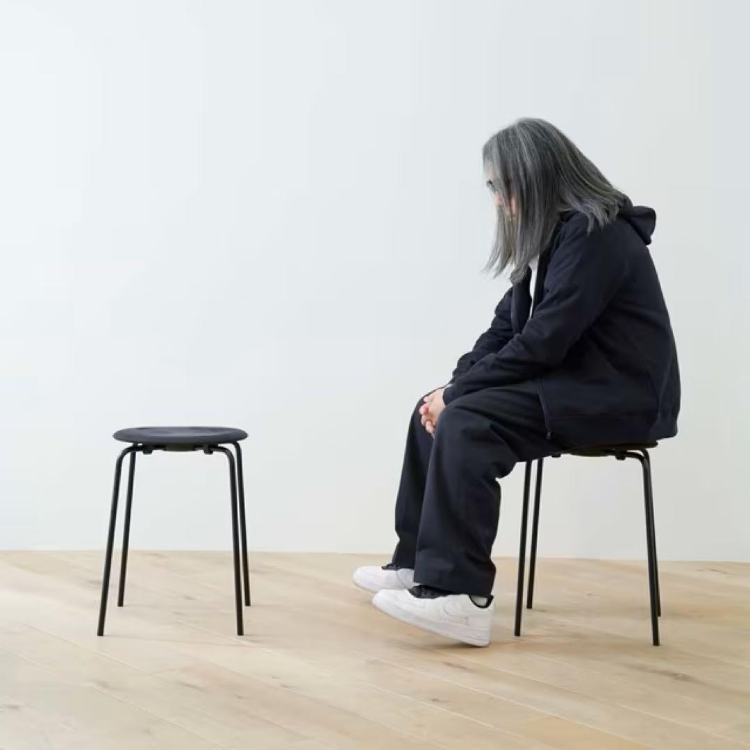 本日限定価格　FRITZ HANSEN FRAGMENT ドットスツール