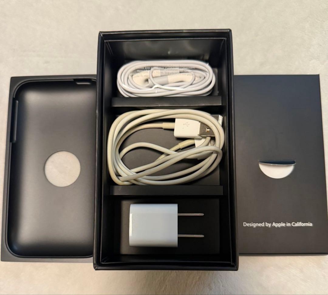 希少✨iPhone3GS 32GB 本体 美品 ケース付き