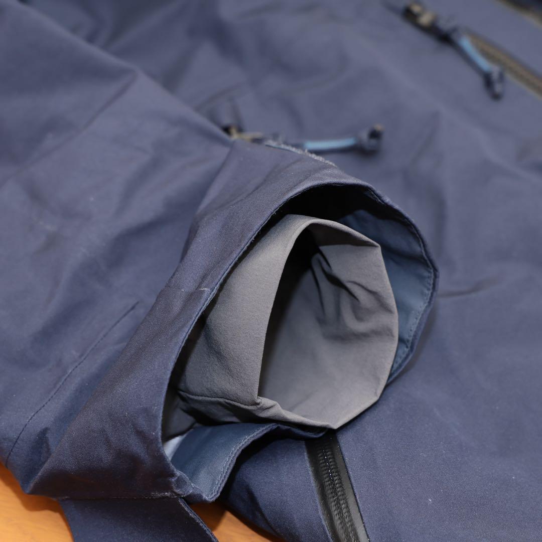 【最終値下げ】ホグロフス ヴァッシ ゴアテックス ジャケット ネイビー/ Ｌ