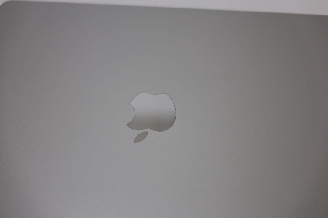 M3 MacBook Air 13インチ (スペースグレー)