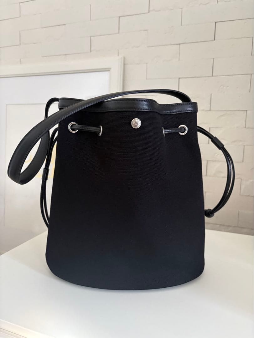 TOUT Y EST SAC COQUILLE BUCKET バケツバッグ
