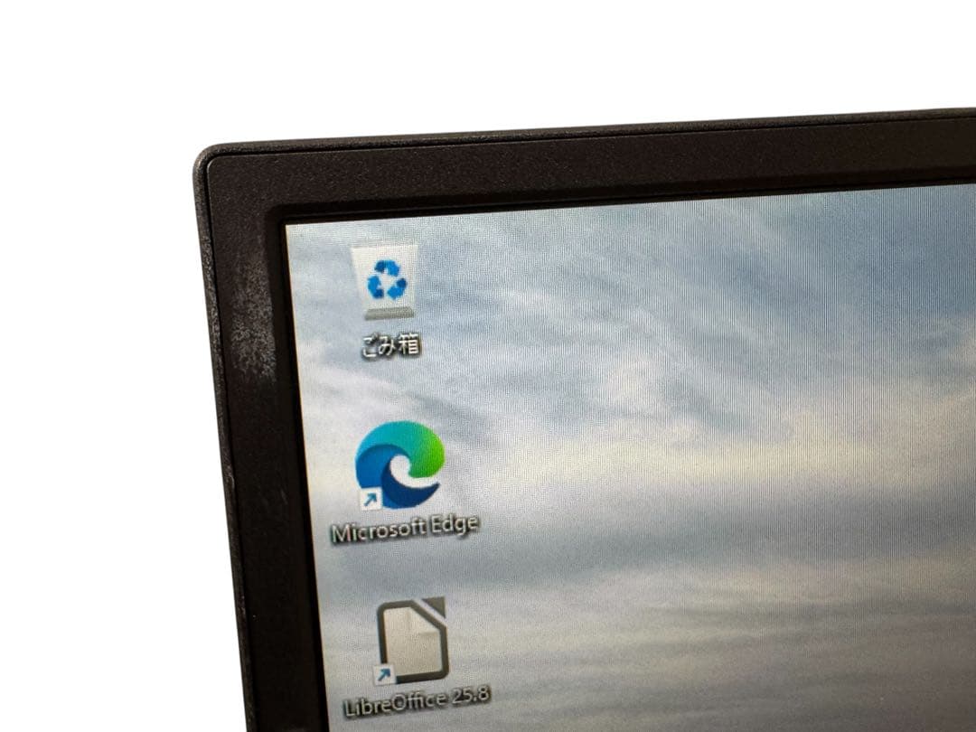 DELLデスクトップ一体型PC✨第8世代❗️Pentium❗️SSD搭載✨メモ4GB