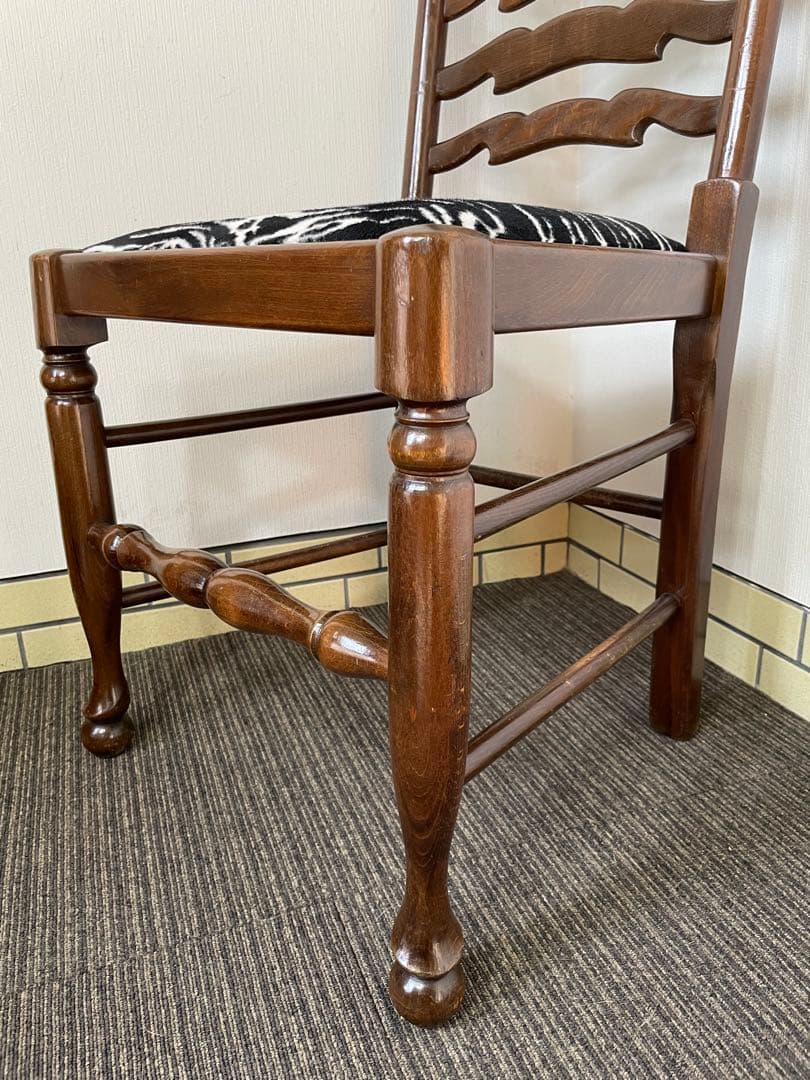 アンティークチェア　ハイバック　ダイニングチェア　ボールアンドクロウ脚　ゼブラ柄